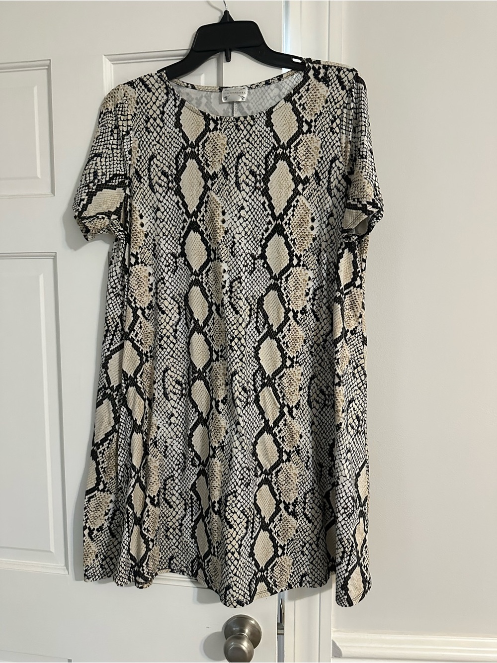 Snake Print Short Sleeve Swing Dress - Black & Cream